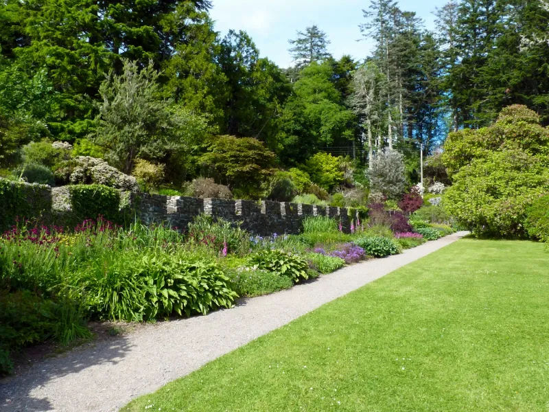 reliable landscape contractor